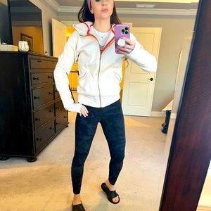 Lululemon light pink with coral stripe accent jacket. Crop length. Sz 4.